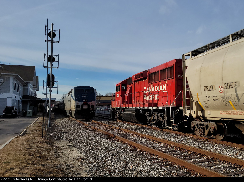 CP 2279 Passes AMTK 124 in Brunswick